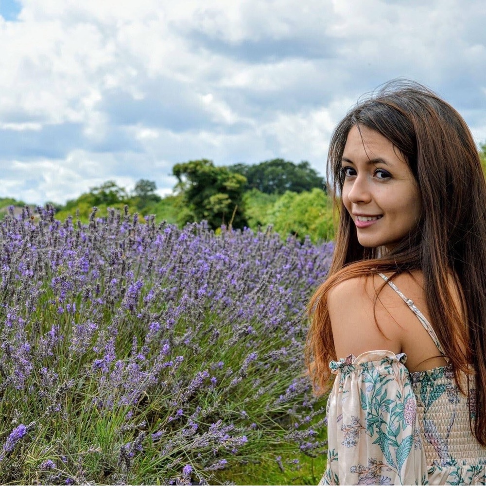 Meet your Posher, Caitlyn